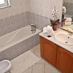 Bonita Moradia C/ Piscina Em Feriehus *