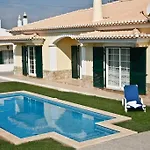 Bonita Moradia C/ Piscina Em Feriehus