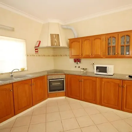 Bonita Moradia C/ Piscina Em サグレス