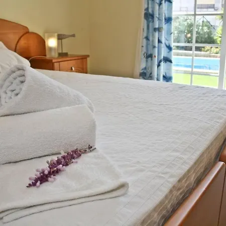 Bonita Moradia C/ Piscina Em *