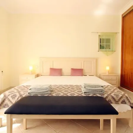 Feriehus Bonita Moradia C/ Piscina Em