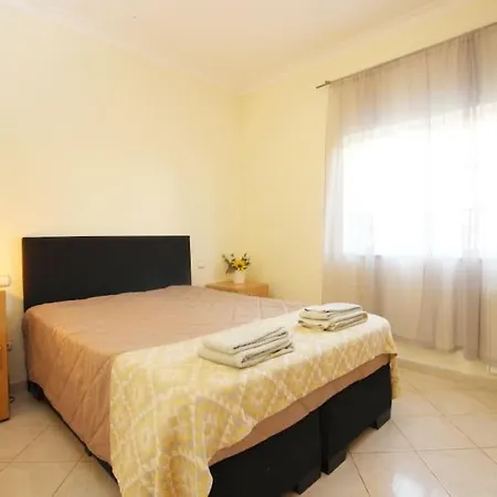 Bonita Moradia C/ Piscina Em * サグレス