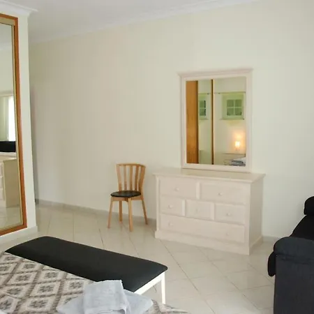 Bonita Moradia C/ Piscina Em Holiday home