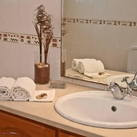 Bonita Moradia C/ Piscina Em 別荘 サグレス