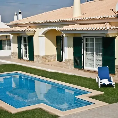 Bonita Moradia C/ Piscina Em Holiday home