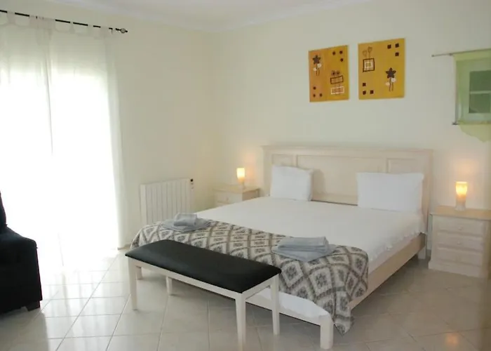 펜션 Bonita Moradia C/ Piscina Em 사그레스